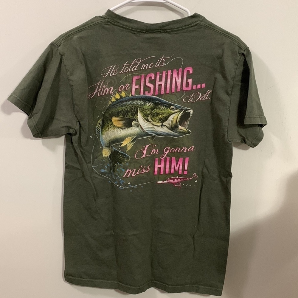 Woman’s Fishing shirt - Humorous - Delta Magnum weight, Size S - him or the fish - Picture 4 of 6